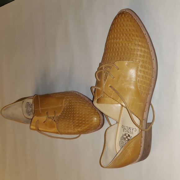 Vince Camuto leather flat shoes - Picture 2 of 4
